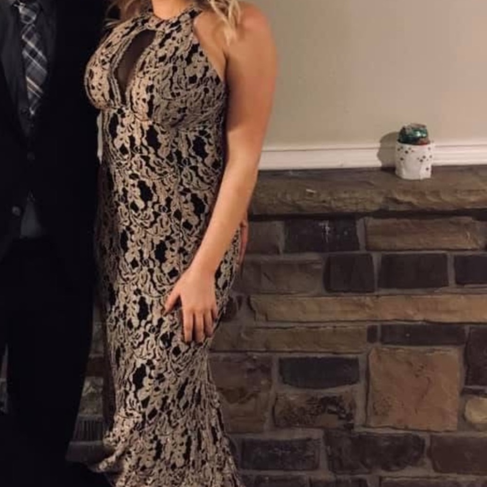 Elegant Lace Evening Gown